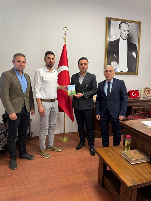 Minik Kalemlerden Büyük Hikâyeler: Ortaokul Öğrencilerinden Fabl Kitabı!