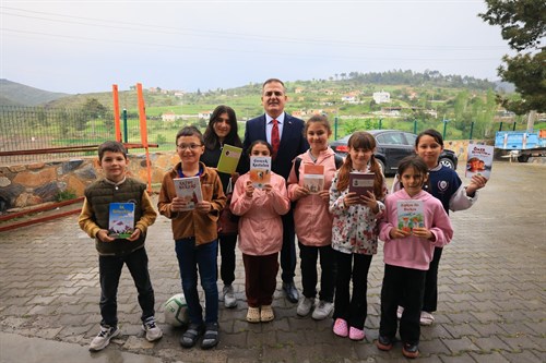 Valimiz Sayın Dr. İdris Akbıyık İlçemiz Ortaköy Anasınıfı Şubesini Ziyaret Etti